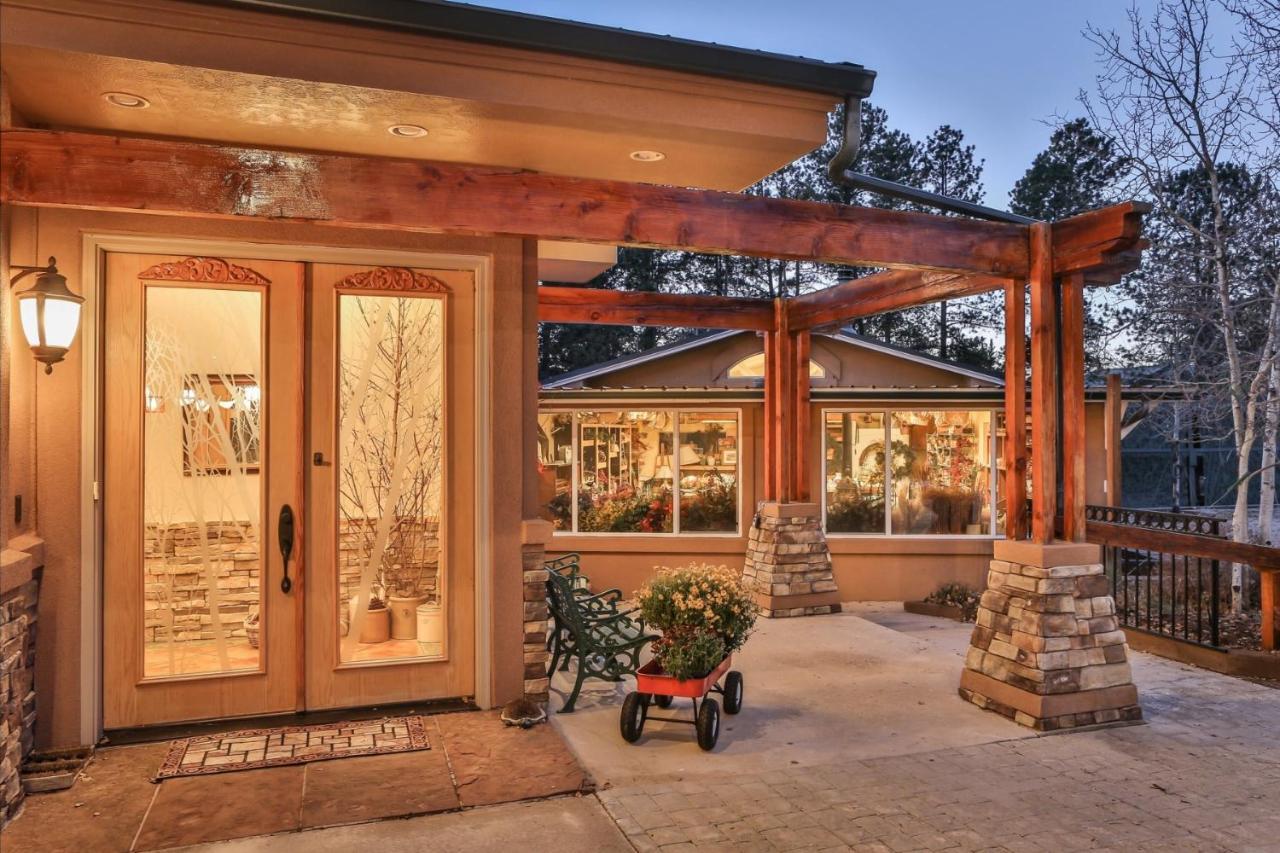 Rampart Range Bed & Breakfast *